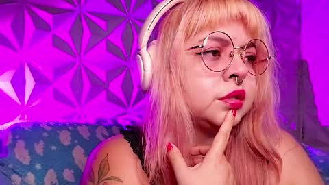 Gina George online show from 04.05.26