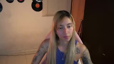 Snapshot of saucy_jenn1 chatting on 04.25.26 I AM JENN online show from 04.25.26