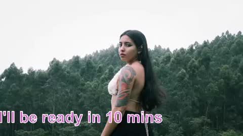 Snapshot of saucy_zaren chatting on 06.19.26 Zaren online show from 06.19.26