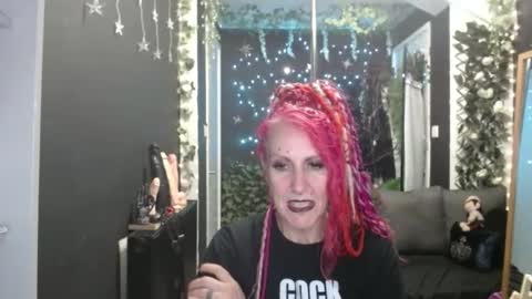 SaucySky online show from 09.26.25