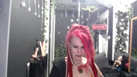 SaucySky online show from 04.08.26