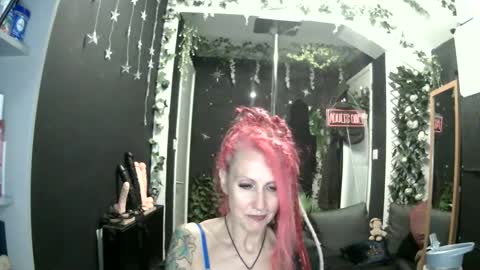 Snapshot of saucysky chatting on 06.05.26 SaucySky online show from 06.05.26