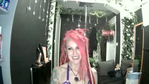 Snapshot of saucysky chatting on 06.10.26 SaucySky online show from 06.10.26
