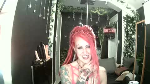 Snapshot of saucysky chatting on 06.19.26 SaucySky online show from 06.19.26