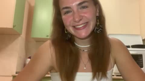 Snapshot of saundrayeeloy chatting on 09.10.25 Martha online show from 09.10.25