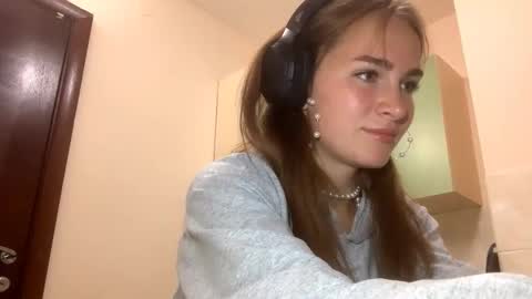 Snapshot of saundrayeeloy chatting on 09.23.25 Martha online show from 09.23.25