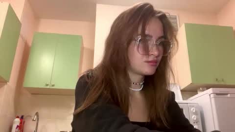 Snapshot of saundrayeeloy chatting on 10.02.25 Martha online show from 10.02.25