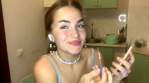 Snapshot of saundrayeeloy chatting on 10.10.25 Martha online show from 10.10.25
