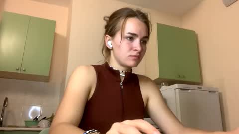 Snapshot of saundrayeeloy chatting on 10.16.25 Martha online show from 10.16.25