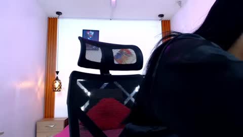 Snapshot of savage_doll chatting on 06.21.26 ANGELICA online show from 06.21.26