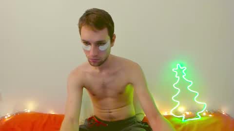 Snapshot of savak_hottie chatting on 01.14.25 Savak Laakem online show from 01.14.25