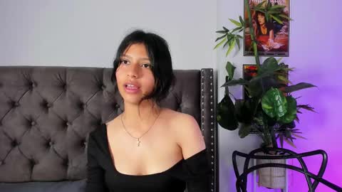 Snapshot of savannah_cameron chatting on 12.12.24 Savannah online show from 12.12.24