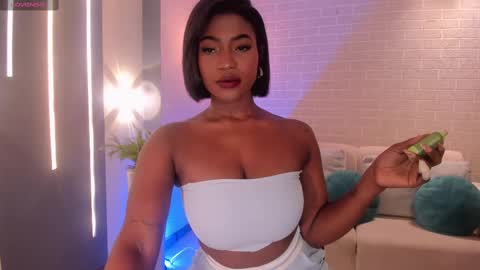 S a v a n n a h  online show from 02.16.25