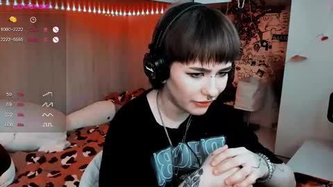 pronoun she. name Mary. age 21. online show from 02.20.25