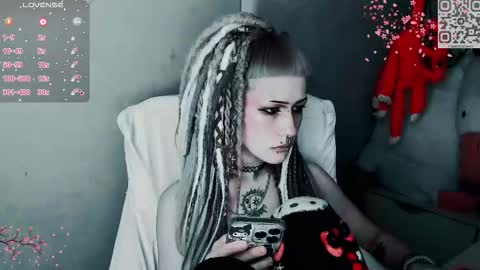 pronoun she. name Mary. age 21. online show from 11.28.25