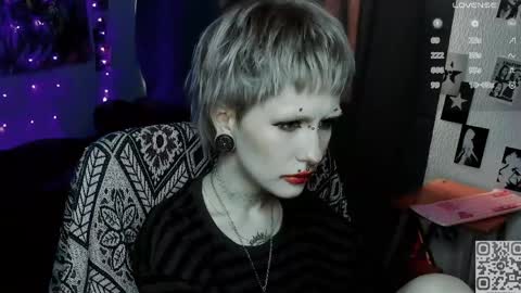 pronoun she. name Mary. age 21. online show from 05.02.26