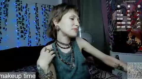 Snapshot of say_mary chatting on 06.27.26 pronoun she. name Mary. age 21. online show from 06.27.26
