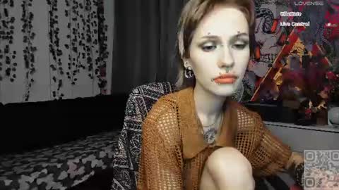 Snapshot of say_mary chatting on 07.03.26 pronoun she. name Mary. age 21. online show from 07.03.26
