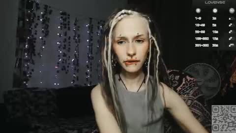 Snapshot of say_mary chatting on 07.21.26 pronoun she. name Mary. age 21. online show from 07.21.26