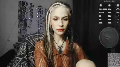 Snapshot of say_mary chatting on 07.22.26 pronoun she. name Mary. age 21. online show from 07.22.26