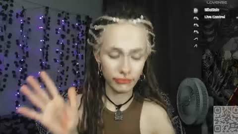 Snapshot of say_mary chatting on 07.26.26 pronoun she. name Mary. age 21. online show from 07.26.26