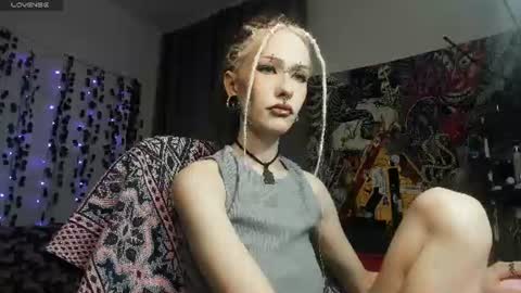Snapshot of say_mary chatting on 07.29.26 pronoun she. name Mary. age 21. online show from 07.29.26