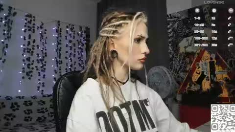 Snapshot of say_mary chatting on 08.02.26 pronoun she. name Mary. age 21. online show from 08.02.26