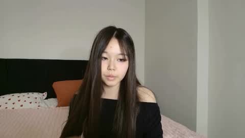 Snapshot of sayanimo chatting on 04.26.26 Saya online show from 04.26.26