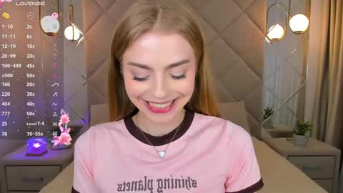 Snapshot of sayl0r_moon chatting on 03.12.25 Kira GMT 7 Mon Thu-Sun 0800am-0200pm online show from 03.12.25