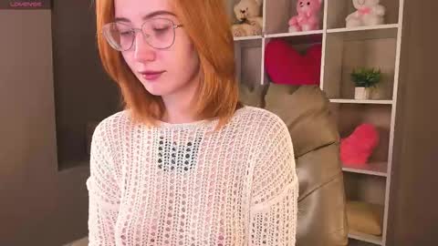 Kira  GMT 7 Mon Thu-Sun  0800am-0200pm  online show from 11.18.25