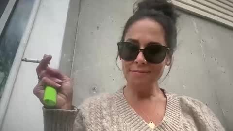 Good Girls Say Please...and Thank You online show from 03.05.26