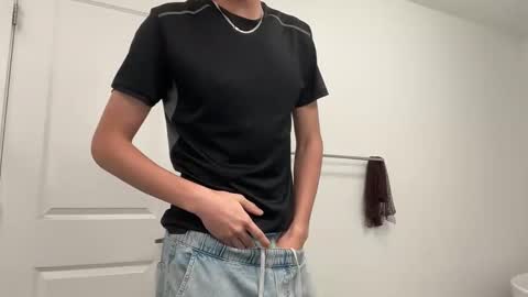 Snapshot of sbouchikh03 chatting on 12.23.25 sbouchikh03 online show from 12.23.25