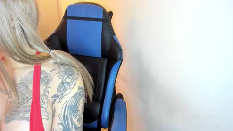 Snapshot of scarbadgirl_ chatting on 02.15.26 scarbadgirl_ online show from 02.15.26