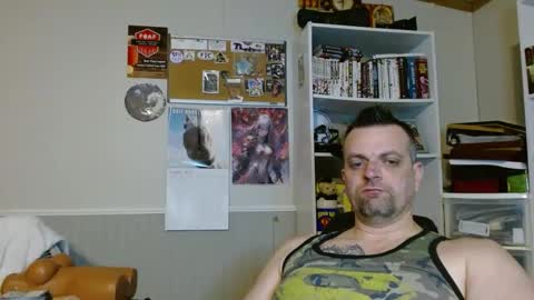 Snapshot of scarecrow2wm chatting on 03.10.25 Kent Clark online show from 03.10.25