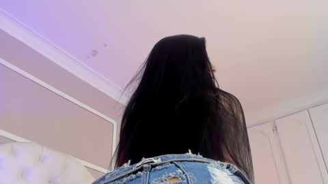 Snapshot of scarlet__hill chatting on 01.30.25 scarlet hill online show from 01.30.25