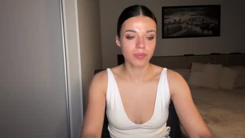Snapshot of scarlet_daisy_ chatting on 06.25.26 Sophie online show from 06.25.26