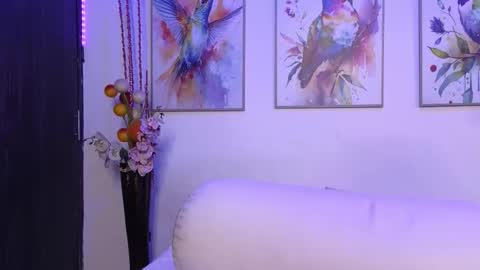 Scarlet online show from 12.18.25