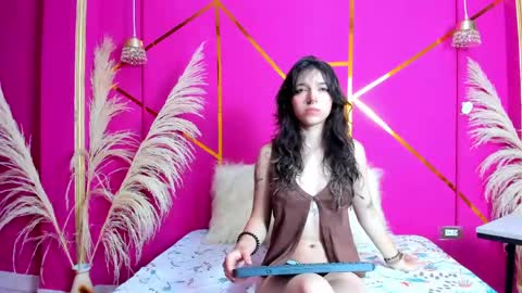 Scarlet online show from 04.15.26