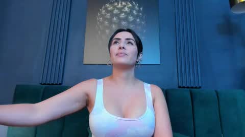 Scarlet Edwars online show from 11.20.25