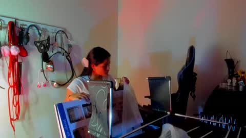 scarlet taylor kennedy online show from 04.10.26