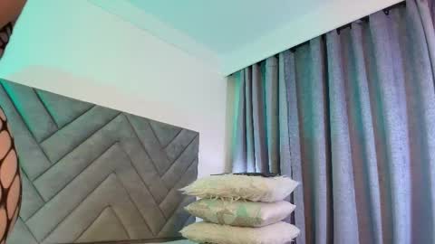 scarlet_queen7 online show from 04.14.26