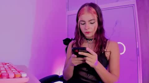 Snapshot of scarletblaze_ chatting on 05.17.26 Scarlet online show from 05.17.26