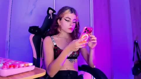 Snapshot of scarletblaze_ chatting on 08.01.26 Scarlet online show from 08.01.26