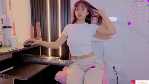 I am  Scarleth  Check mi profile online show from 11.25.25