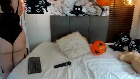 scarleth online show from 10.21.25