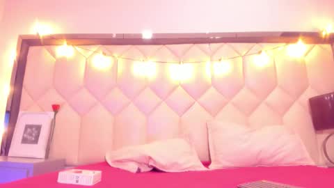 scarlethbigbug online show from 02.21.26