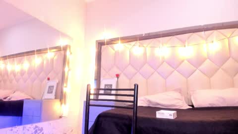 scarlethbigbug online show from 02.22.26