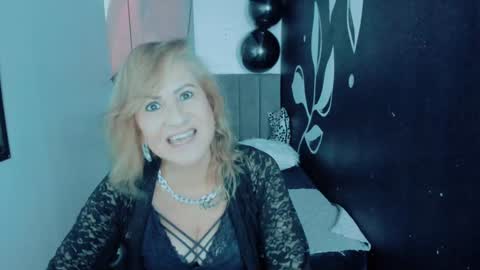 Snapshot of scarlethoot_ chatting on 12.07.24 S C A R L E T online show from 12.07.24