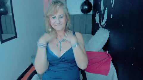 Snapshot of scarlethoot_ chatting on 12.13.24 S C A R L E T online show from 12.13.24