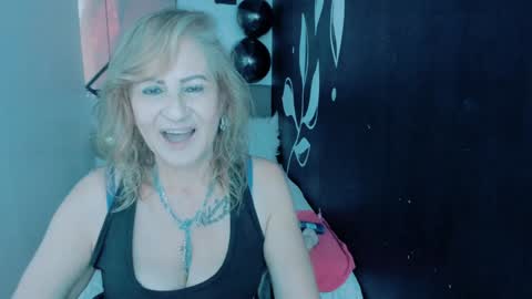 Snapshot of scarlethoot_ chatting on 12.13.24 S C A R L E T online show from 12.13.24